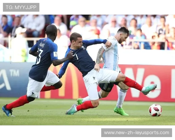 姆巴佩单脚斜传洞穿防线，法国前场效率惊人