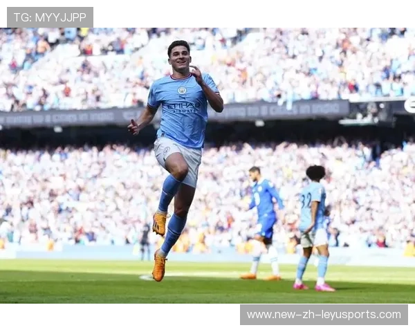 曼城阿尔瓦雷斯禁区勾射完成技惊四座之作